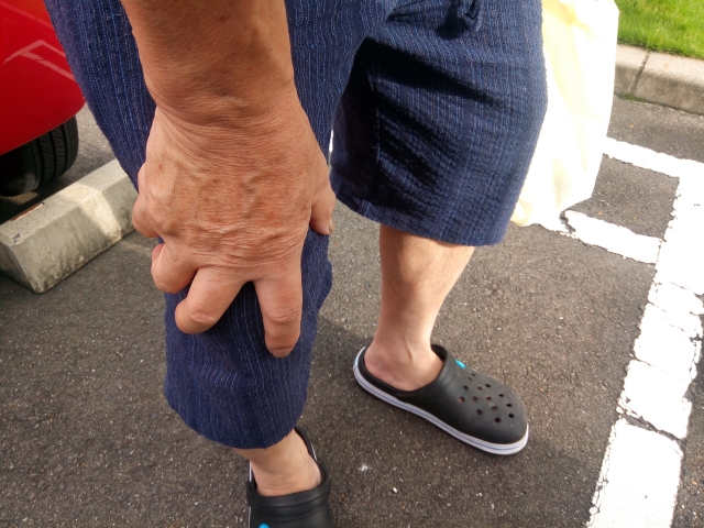 加齢による膝の痛みとは｜八尾市整骨院
