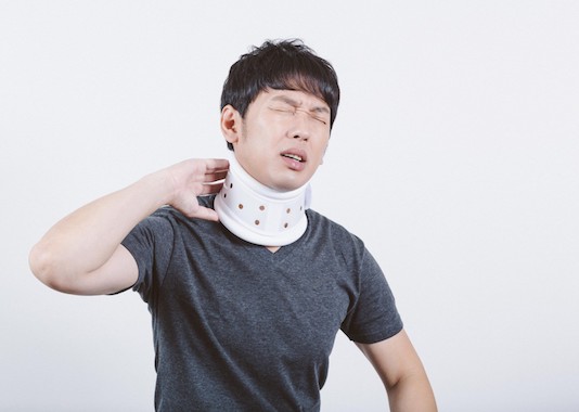 突然降りかかる交通事故。むち打ちになった時にとるべき対応｜八尾市整骨院