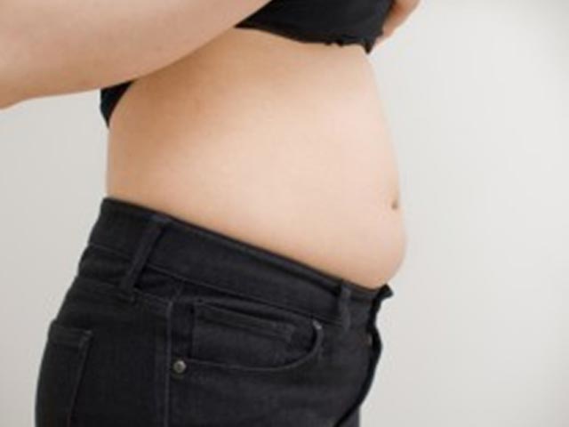 手足は細いのにお腹だけポッコリとなる理由とは